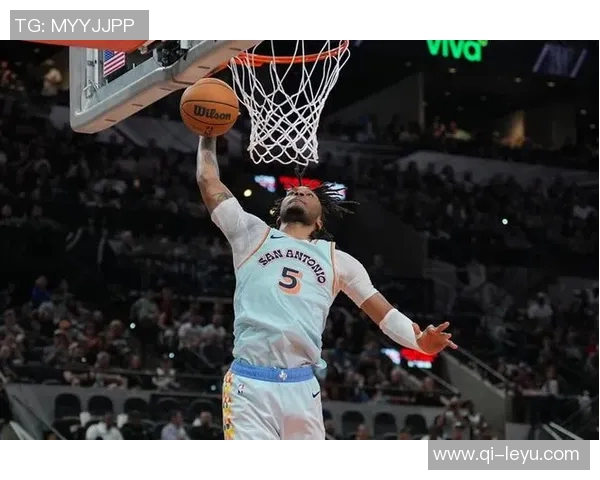 费尔斯半场表现惊艳6投5中三分球完美3中3贡献13分外加4篮板1助攻4抢断 费尔斯半场表现惊艳6投5中三分球完美3中3贡献13分外加4篮板1助攻4抢断