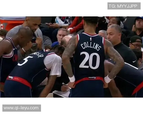 快船训练营首日盛况:灯泡组合同框小卡与比尔携手出击 快船训练营首日盛况:灯泡组合同框小卡与比尔携手出击