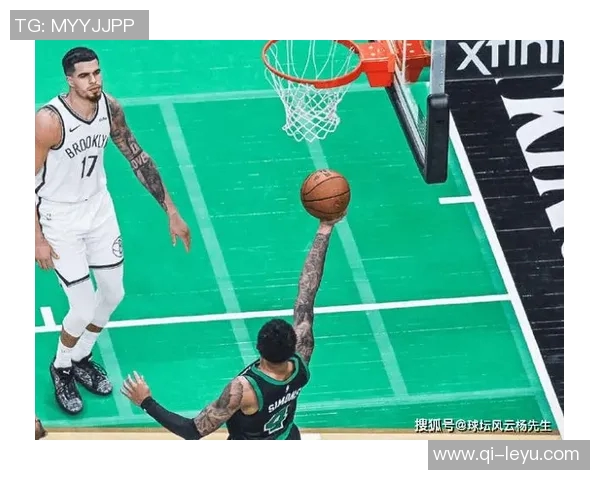 克拉克斯顿虽砍下16分12板8助却难阻球队失利无力回天的悲壮表现