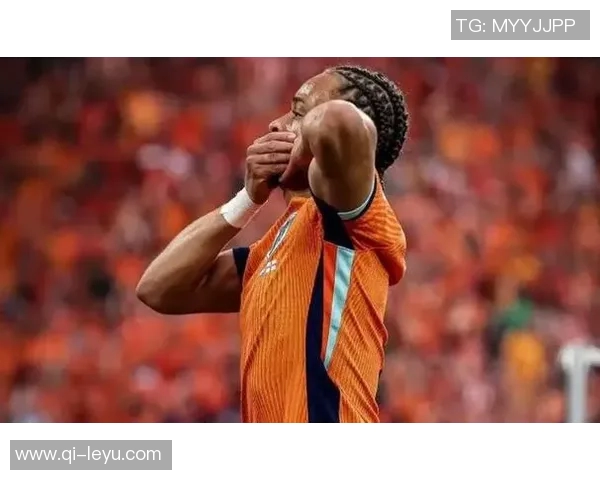 西蒙斯加盟热刺接过孙兴慜7号却17场未能破门引发热议